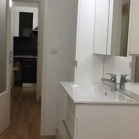 아파트 Meuble La Sergerie